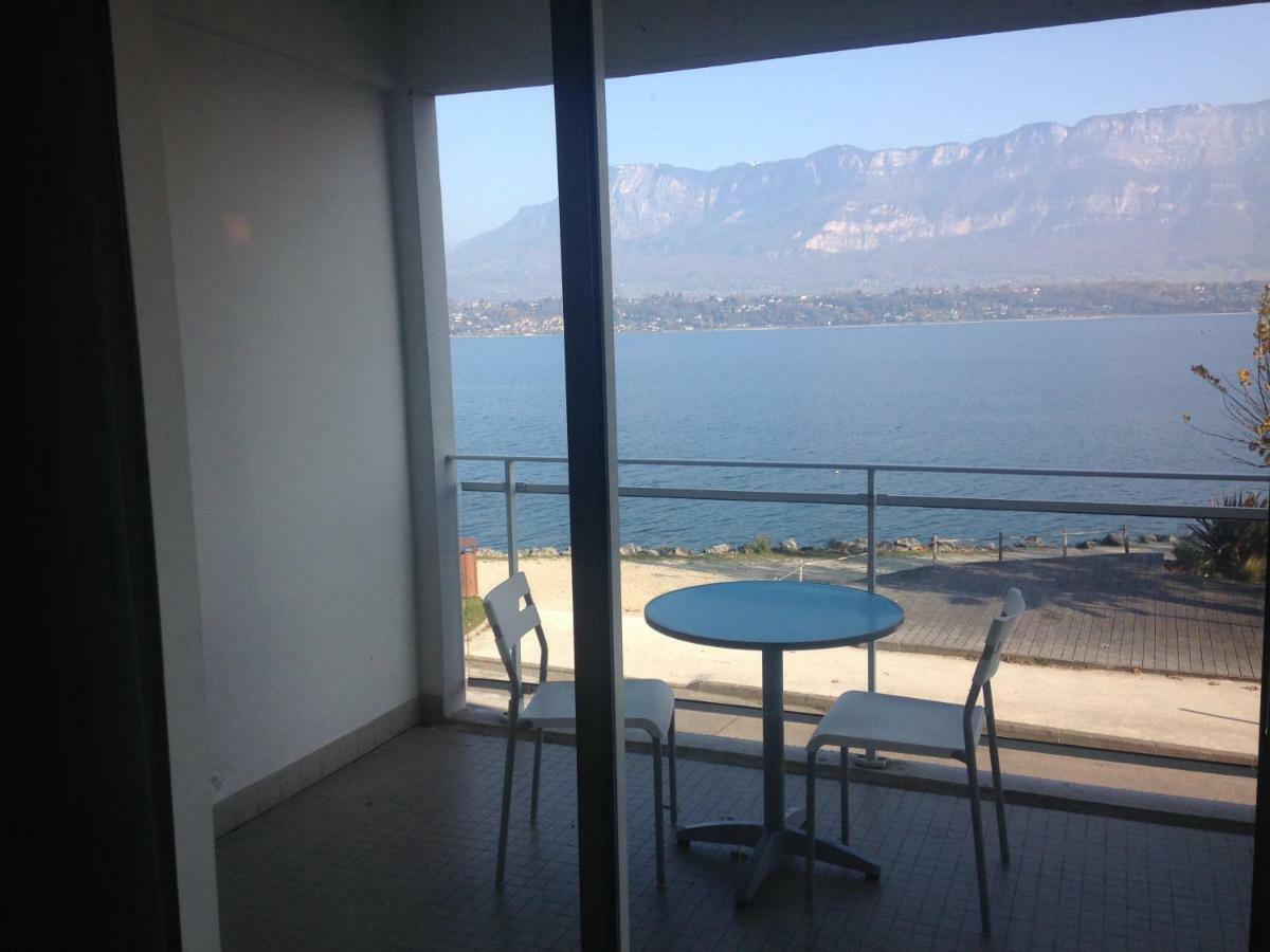 Pieds Dans L'Eau Au Lac Du Bourget Ле-Бурже-дю-Лак Экстерьер фото